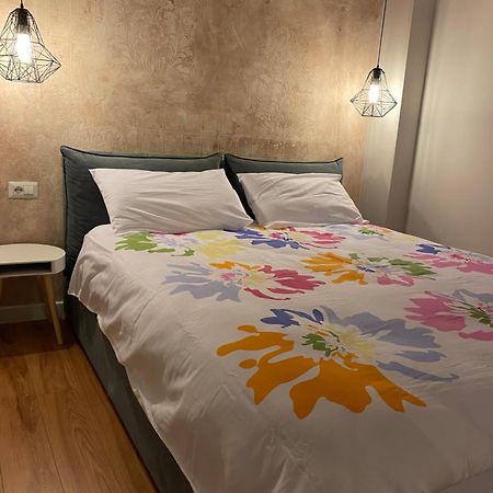 Mel'S Place Tirana Kültér fotó